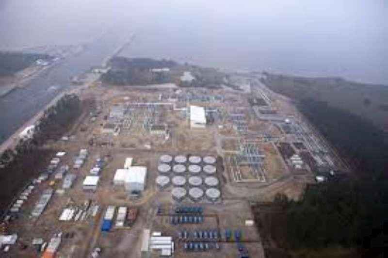 2011年11月8日,在德國北部城市盧布明,由俄羅斯連接德國的“北溪”天然氣管道正式投入使用。新華社發(北溪公司供圖)