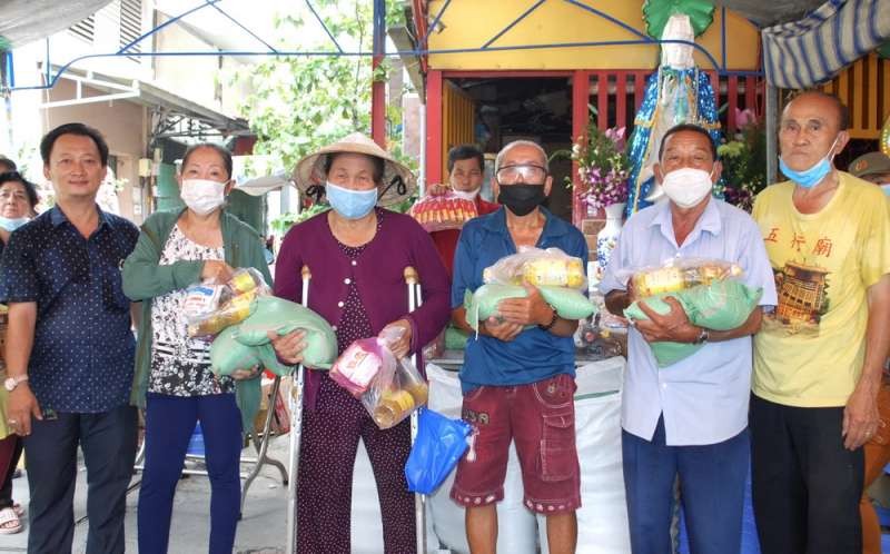 盂蘭節濟貧送暖 ảnh 2