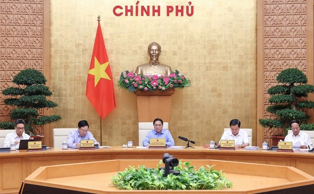 務必謹慎研究《土地法》