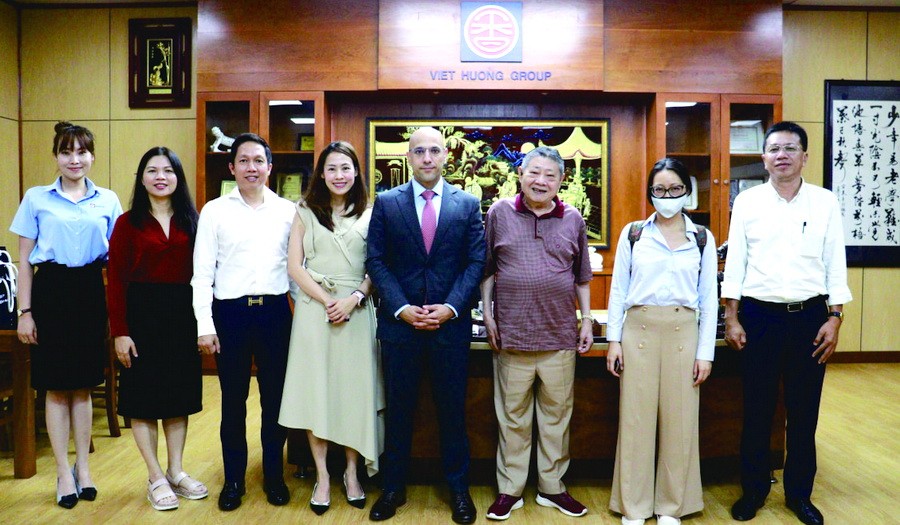 美駐泰大使訪問越香工業區