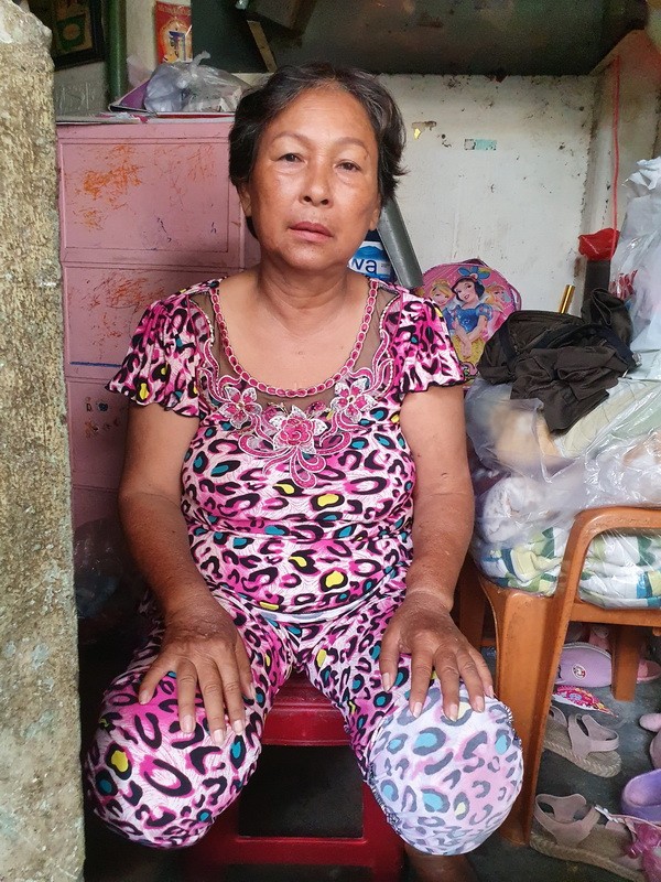 石氏碧雲剛賣完彩票回家。