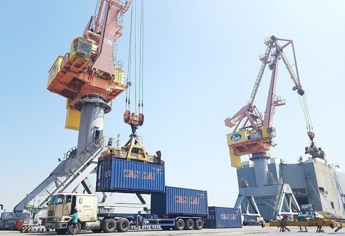 我國加強促進出口活動。