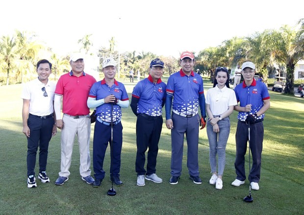 兩國高爾夫球選手合影。（圖：互聯網）