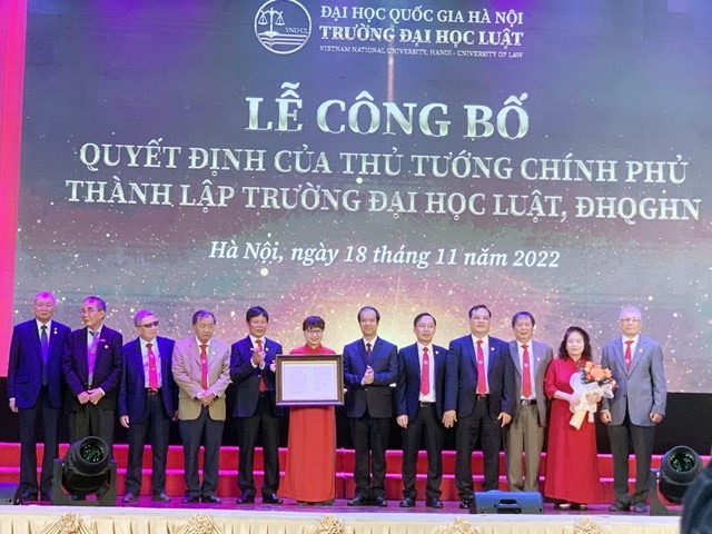 河內國立大學所屬法律大學成立