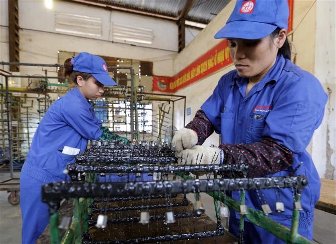 我国制造工业吸引外资投资。