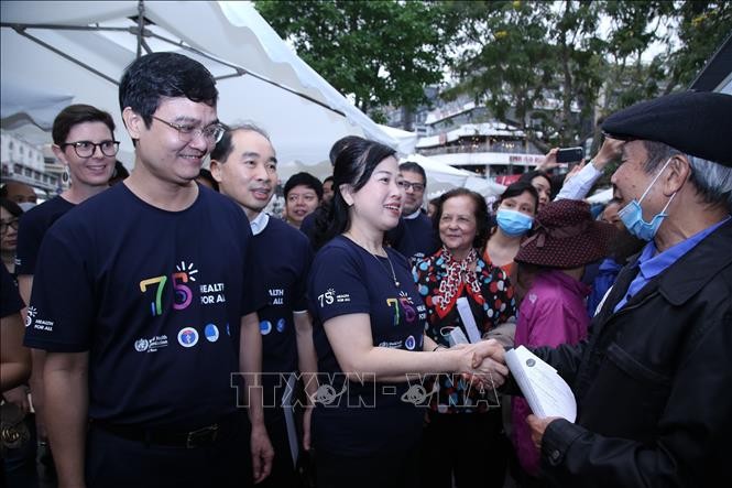 数千名民众获赠医施药