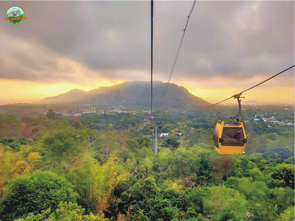 蒙着神秘面纱的禁山 蒙着神秘面纱的禁山