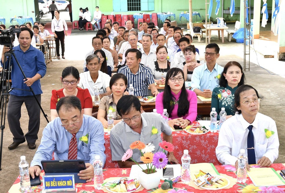 省领导、各社团代表应邀等出席观礼。