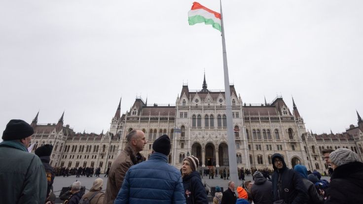 匈牙利国会推迟表决瑞典入北约