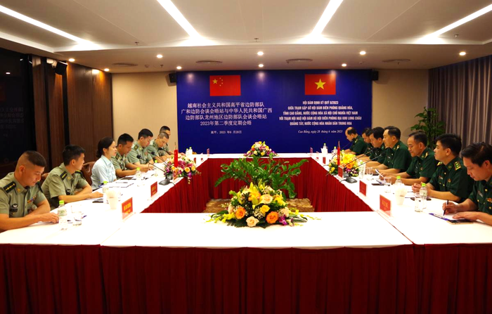 双方同意继续严格履行越中两国关于边界管理三项文件。