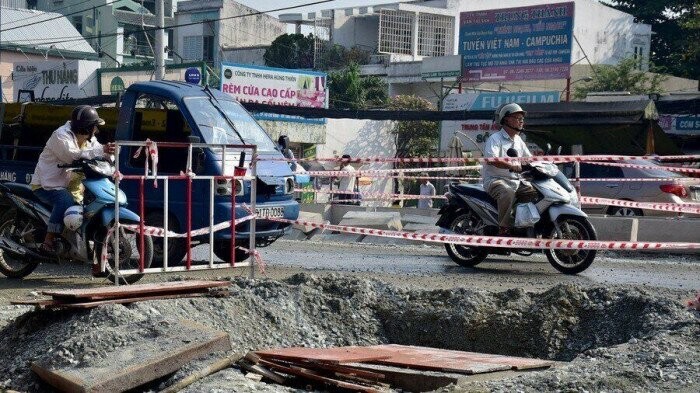 国庆期间暂停挖路施工