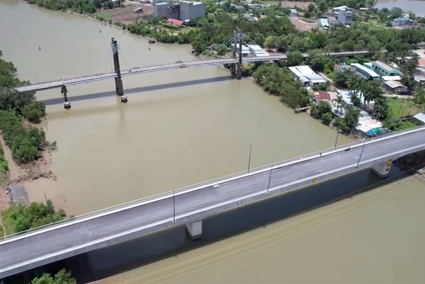 环察二桥全长逾1公里,投资总额超过3420亿元,目前正处于收尾阶段。 环察二桥全长逾1公里,投资总额超过3420亿元,目前正处于收尾阶段。