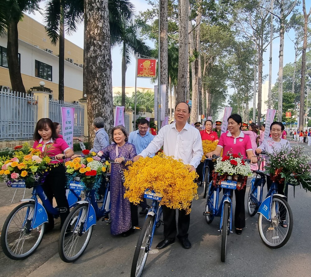 本市妇女行动月启动