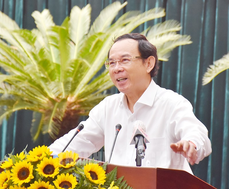 市委书记阮文年在会上發表。