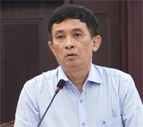 守德市人委会副主席阮棋逢 守德市人委会副主席阮棋逢