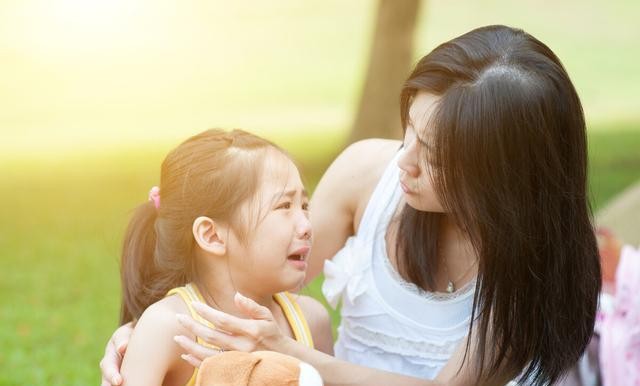 孩子哭泣时家长应该如何应对？