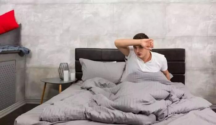 睡觉时身体出现4种异常或是心梗前兆