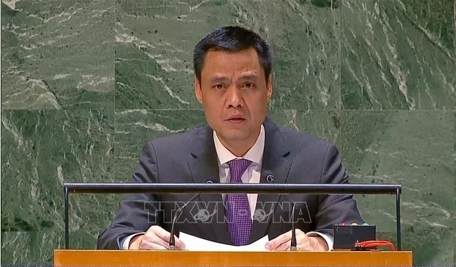 越南常驻联合国代表团团长邓黄江大使在会上致辞(图源:越通社)