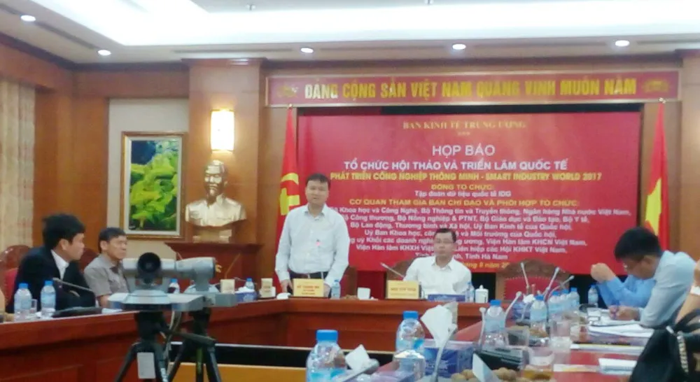 Quang cảnh cuộc họp báo