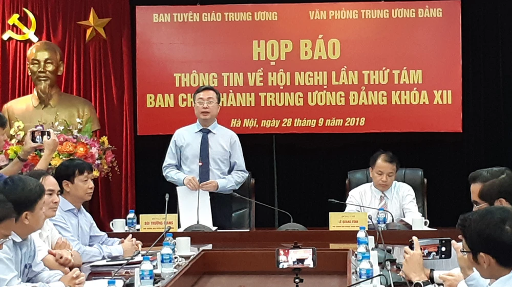 Hình ảnh tại buổi họp báo thông tin về Hội nghị lần thứ 8, Ban Chấp hành Trung ương Đảng khóa XII 