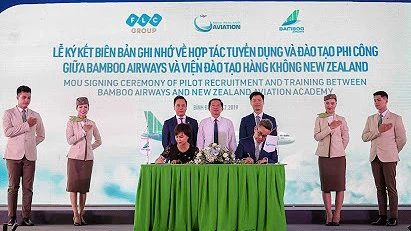 Bamboo Airways ký kết biên bản ghi nhớ hợp tác (MOU) đào tạo hàng không dài hạn với Viện đào tạo Hàng không New Zealand