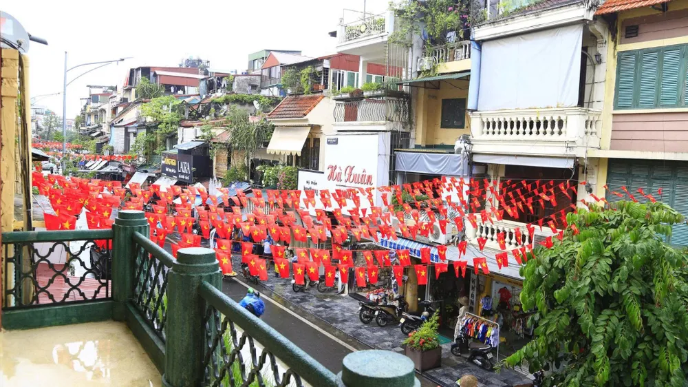 Góc phố cổ Hà Nội dưới góc nhìn từ tầng 4 nhà di tích 48 Hàng Ngang Anh 18.jpg