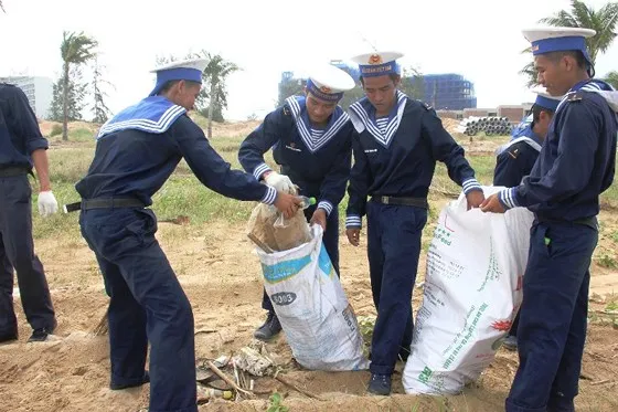 Sôi nổi ra quân Chiến dịch “Hãy làm sạch biển” năm 2018  ảnh 3