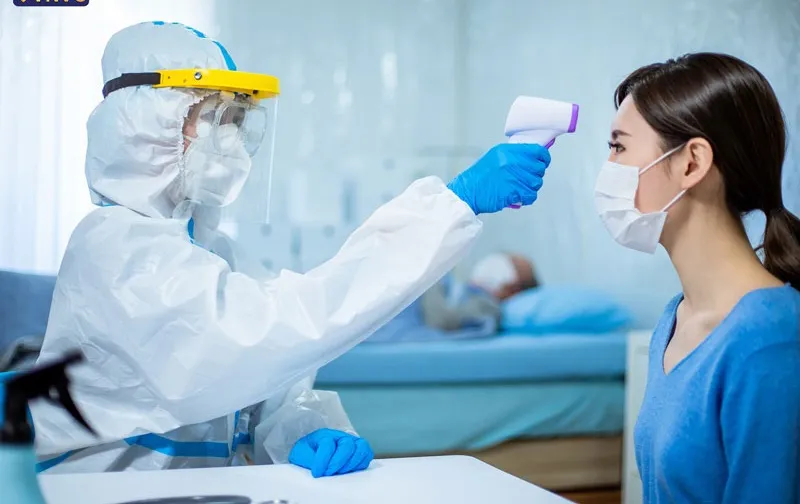 Theo nghiên cứu, phần lớn những bệnh nhân Covid-19 có thể được chữa trị một cách an toàn tại nhà, mà không cần đến bệnh viện. Ảnh minh họa