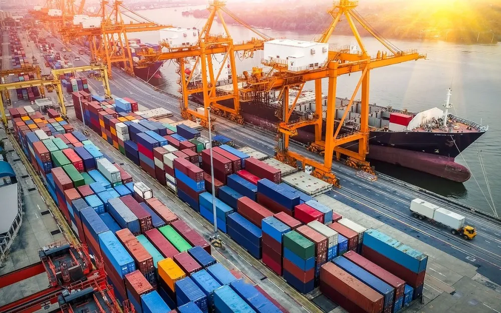 Xuất khẩu hơn 200 tỷ USD nhưng cán cân vẫn nghiêng về nhập siêu ảnh 1 Xuất khẩu hơn 200 tỷ USD nhưng cán cân vẫn nghiêng về nhập siêu ảnh 1