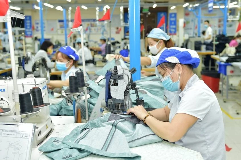 Chuyên gia quốc tế nhận định, Việt Nam tiếp tục là một mắt xích quan trọng trong chuỗi cung ứng toàn cầu và là một điểm đến được nhiều doanh nghiệp lựa chọn. Ảnh minh họa Chuyên gia quốc tế nhận định, Việt Nam tiếp tục là một mắt xích quan trọng trong chuỗi cung ứng toàn cầu và là một điểm đến được nhiều doanh nghiệp lựa chọn. Ảnh minh họa