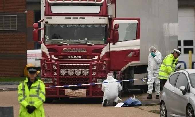 Năm 2019, 39 người Việt đã chết trong một container xe tải ở hạt Essex (Anh), liên quan đến việc buôn lậu người và vận chuyển người trái phép qua biên giới. Năm 2019, 39 người Việt đã chết trong một container xe tải ở hạt Essex (Anh), liên quan đến việc buôn lậu người và vận chuyển người trái phép qua biên giới.