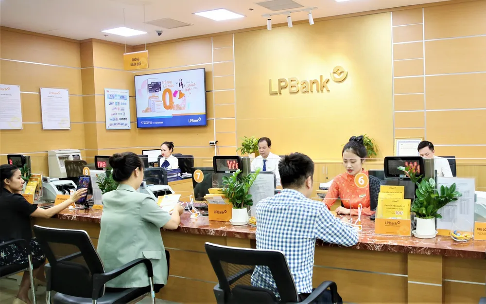 LPBank tăng trưởng tín dụng 11,8% trong 9 tháng