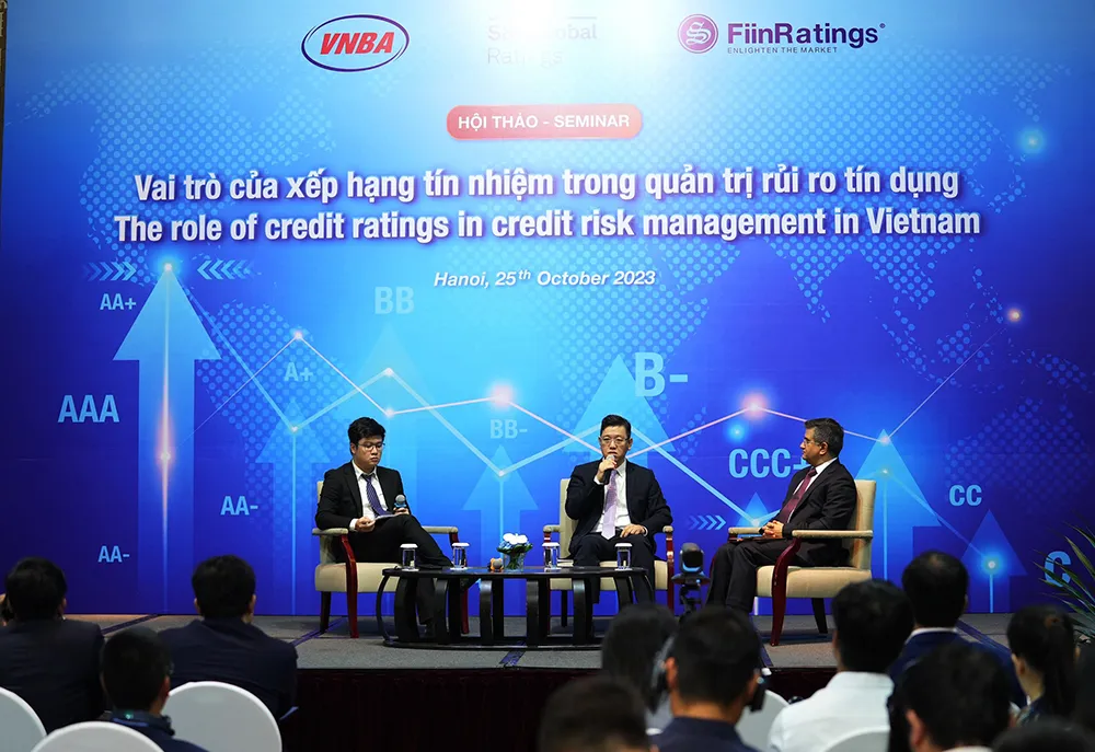 Tại hội thảo, các chuyên gia cũng trao đổi khả năng thực hiện XHTN bắt buộc đối với một số nhóm các tổ chức phát hành trái phiếu doanh nghiệp