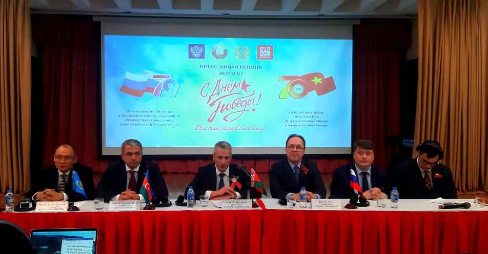 Đại sứ quán Liên bang Nga, Belarus, Azerbaijan và Kazakhstan tại Việt Nam phối hợp tổ chức họp báo hopbao3.jpg
