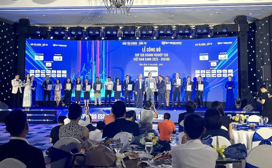 Gần 200 đại diện DN tiêu biểu được vinh danh tại sự kiện anh-tc20250627161439.jpg