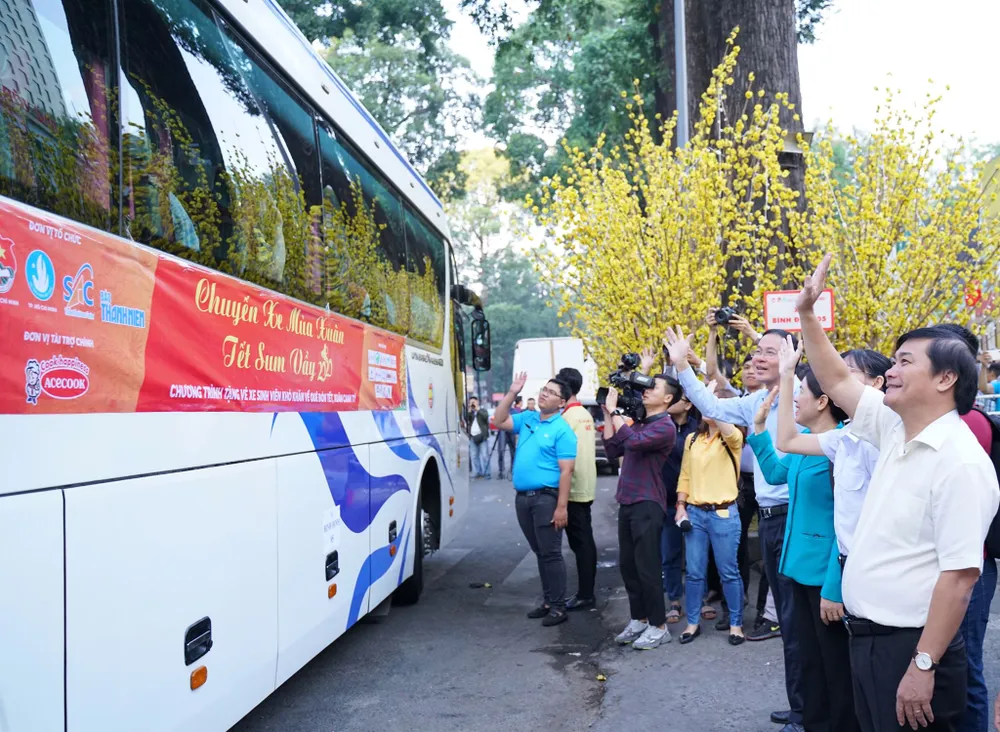 Ấm tình “Chuyến xe mùa xuân“ ảnh 2 Ấm tình “Chuyến xe mùa xuân“ ảnh 2
