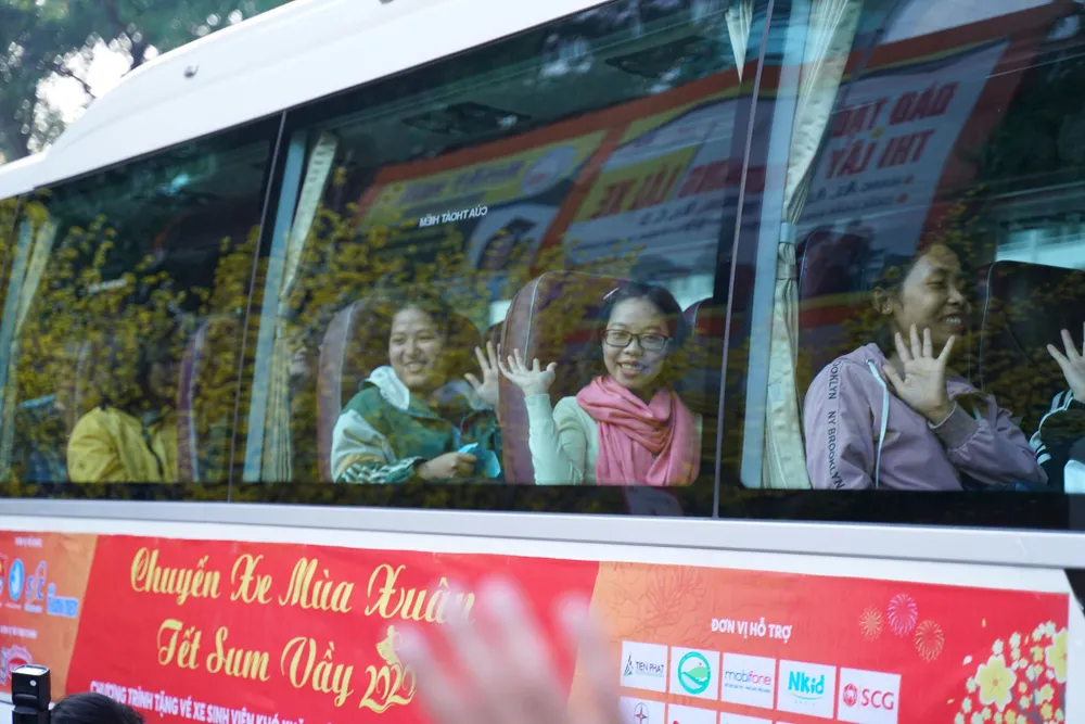 Ấm tình “Chuyến xe mùa xuân“ ảnh 4 Ấm tình “Chuyến xe mùa xuân“ ảnh 4
