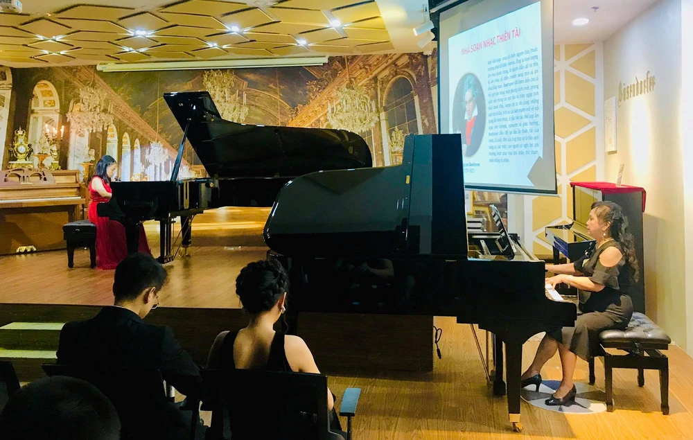 Đặc sắc đêm hoà nhạc “Young talent & Kayserburg piano concert“ ảnh 7 Đặc sắc đêm hoà nhạc “Young talent & Kayserburg piano concert“ ảnh 7