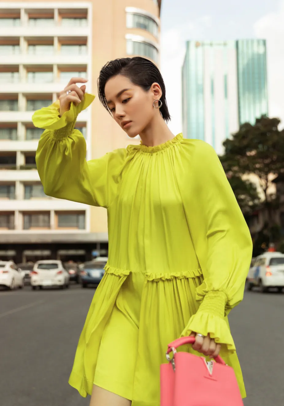 Dẫn đầu xu hướng thời trang cùng BST mới nhất của NTK Công Trí ảnh 16 Dẫn đầu xu hướng thời trang cùng BST mới nhất của NTK Công Trí ảnh 16