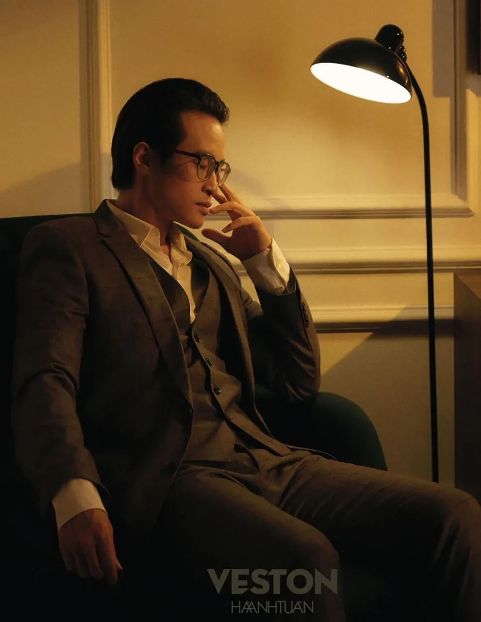 Hà Anh Tuấn phát hành album "Cuối ngày người đàn ông một mình" và vé live concert "The Veston" ảnh 1