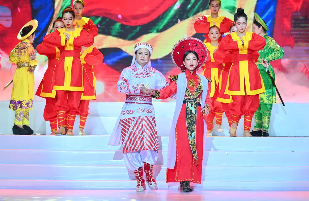 Mang câu chuyện lịch sử tới lễ hội áo dài  ảnh 2