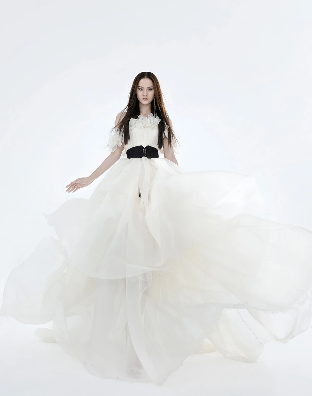 Ra mắt bộ sưu tập lấy cảm hứng “Nàng thơ” Hương Ly ảnh 5 Ra mắt bộ sưu tập lấy cảm hứng “Nàng thơ” Hương Ly ảnh 5
