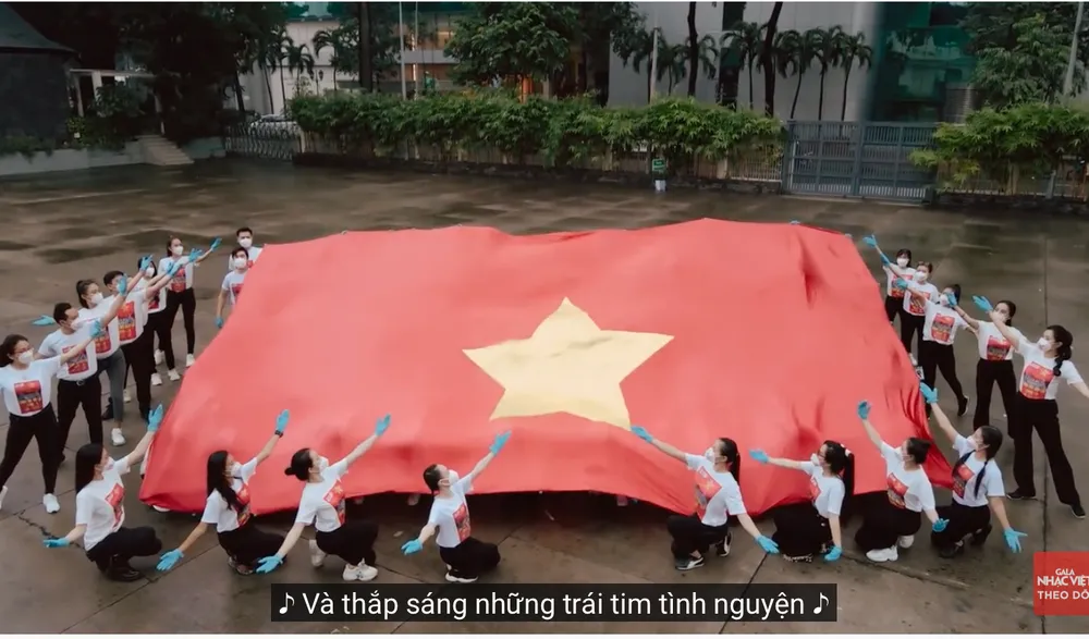 Hơn 100 nghệ sĩ hát tri ân lực lượng tuyến đầu và tình nguyện viên ảnh 2 Hơn 100 nghệ sĩ hát tri ân lực lượng tuyến đầu và tình nguyện viên ảnh 2
