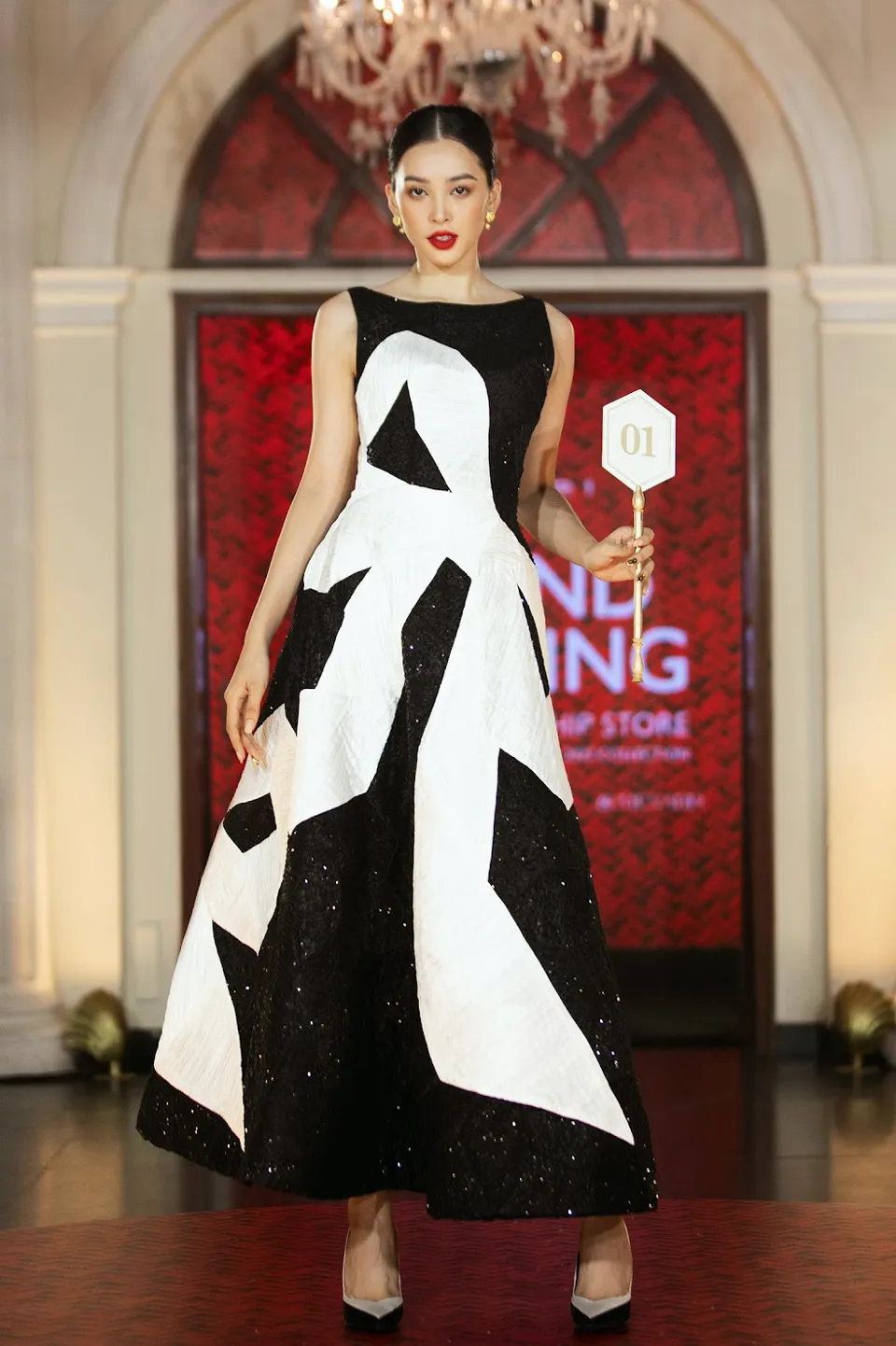 NTK Công Trí trình làng Bộ sưu tập Xuân Hè 2022 tại TPHCM ảnh 2 NTK Công Trí trình làng Bộ sưu tập Xuân Hè 2022 tại TPHCM ảnh 2