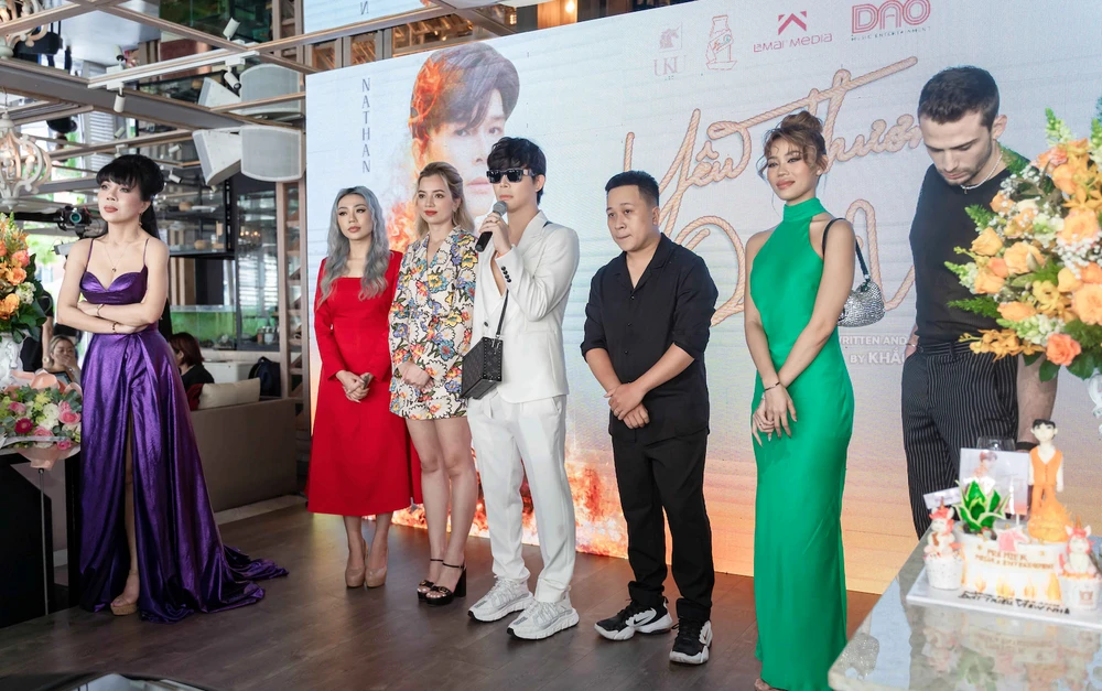 Nathan Lee ra mắt MV “Yêu thương quay về” ảnh 1 Nathan Lee ra mắt MV “Yêu thương quay về” ảnh 1