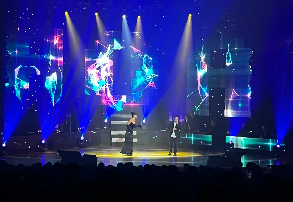 Nguyễn Minh Cường ghi dấu chặng đường âm nhạc với Live concert “Hoa” ảnh 6 Nguyễn Minh Cường ghi dấu chặng đường âm nhạc với Live concert “Hoa” ảnh 6