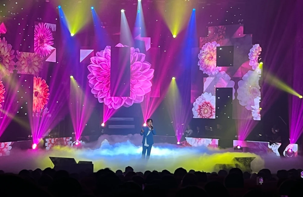 Nguyễn Minh Cường ghi dấu chặng đường âm nhạc với Live concert “Hoa” ảnh 5 Nguyễn Minh Cường ghi dấu chặng đường âm nhạc với Live concert “Hoa” ảnh 5