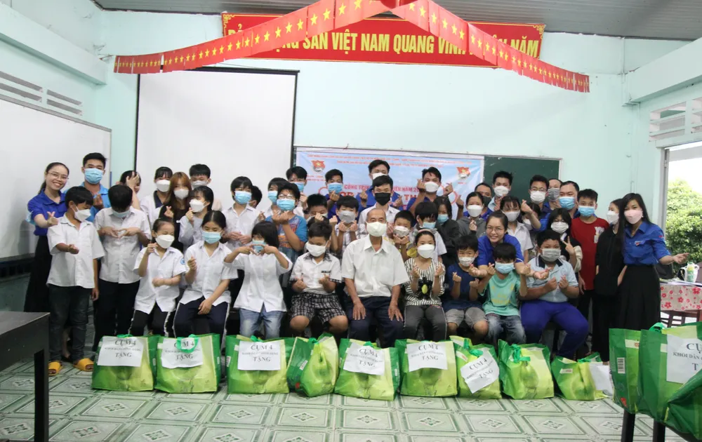 “Lớp học yêu thương” đến ​với 289 thiếu nhi có hoàn cảnh khó khăn ảnh 1