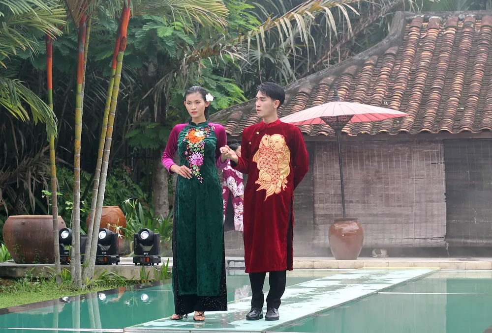 NTK Hoài Sang ra mắt bộ sưu tập dạ yến độc đáo ảnh 5 NTK Hoài Sang ra mắt bộ sưu tập dạ yến độc đáo ảnh 5