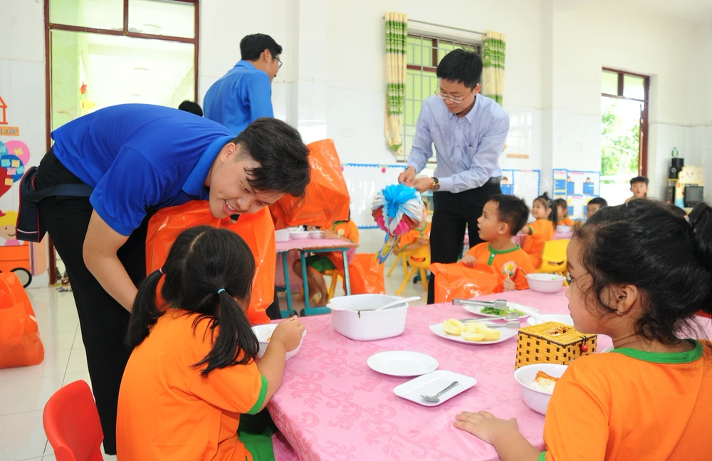 Thiếu nhi huyện Cần Giờ vui đón Trung thu ảnh 8 Thiếu nhi huyện Cần Giờ vui đón Trung thu ảnh 8